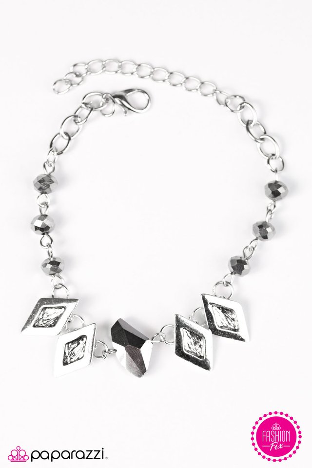 Paparazzi ♥ Ladies FIERCE ♥ Bracelet