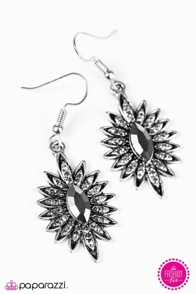 Paparazzi ♥ Destined For Stardom ♥ Earrings