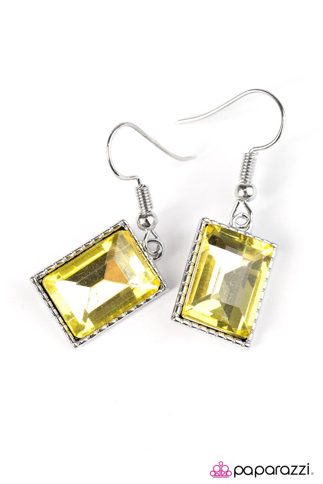 Paparazzi ♥ Who Is The Fairest Of Them All? - Yellow ♥ Earrings