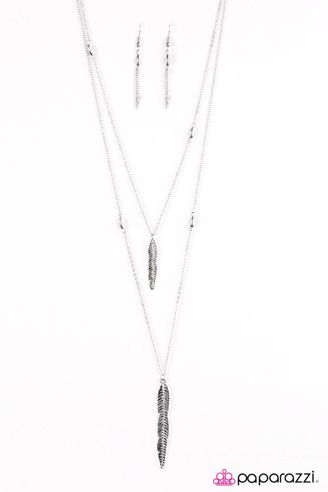 Paparazzi ♥ Feather Weather - Silver ♥ Necklace