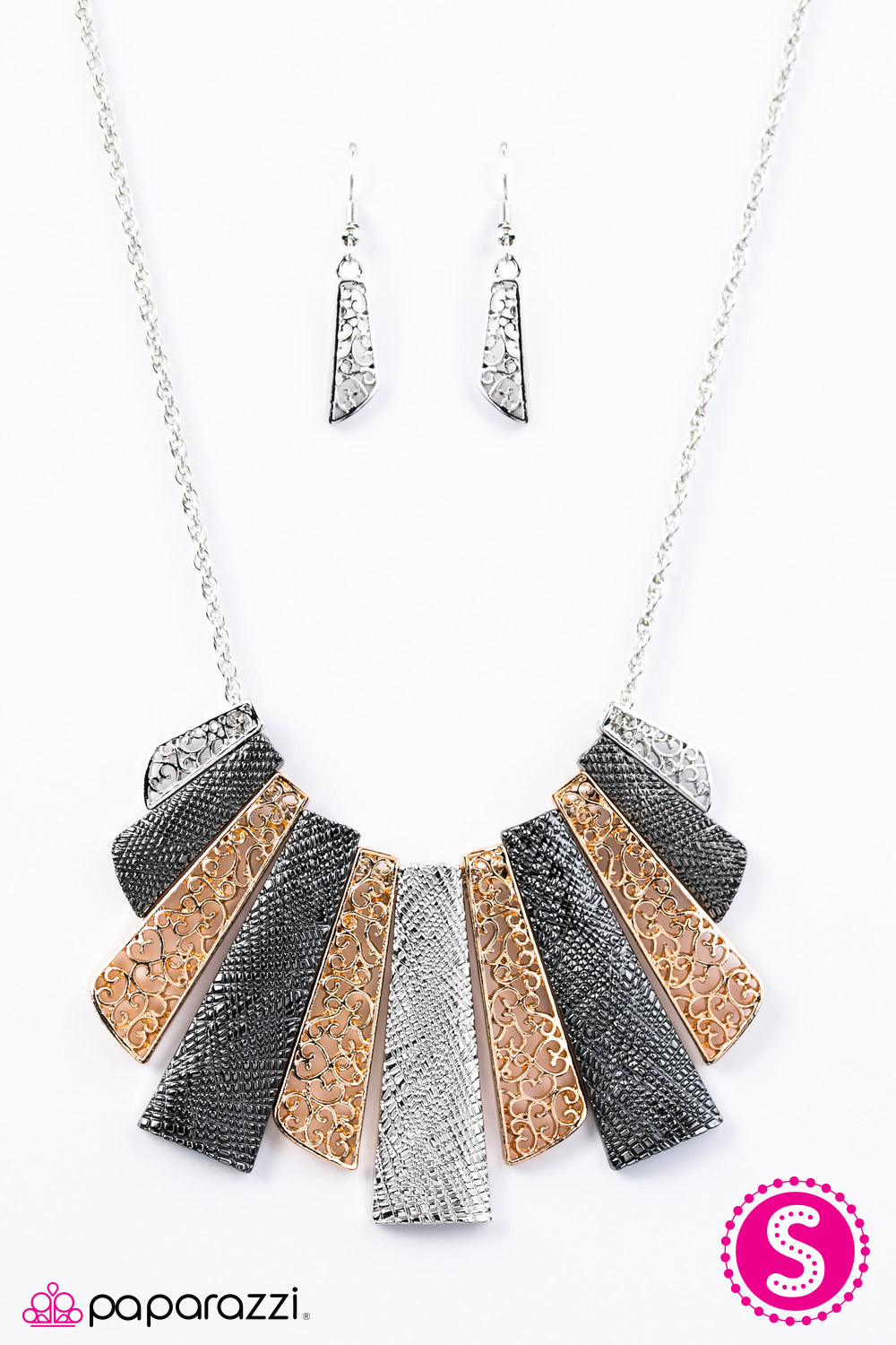 Paparazzi ♥ CLAN Out! - Multi ♥ Necklace