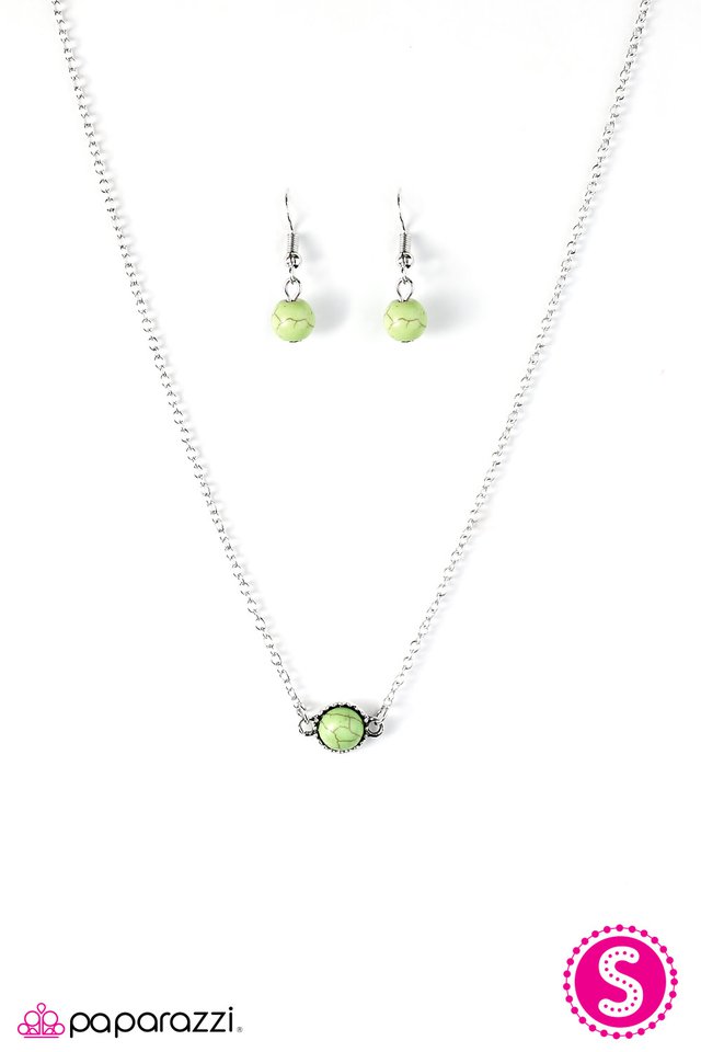 Paparazzi ♥ Natures Song - Green ♥ Necklace