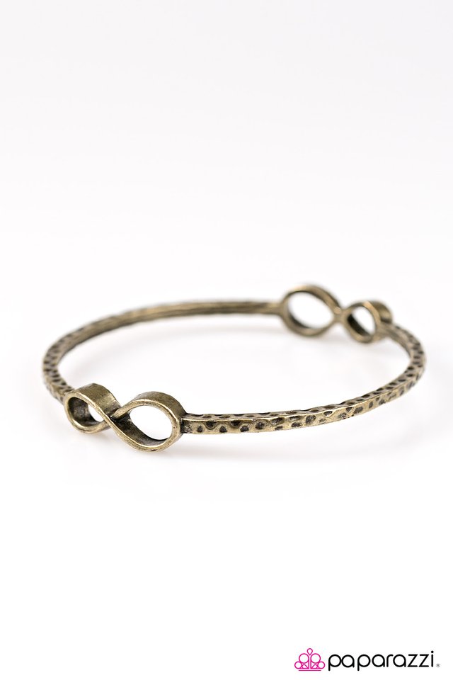 Paparazzi ♥ Worth The Wait - Brass ♥ Bracelet