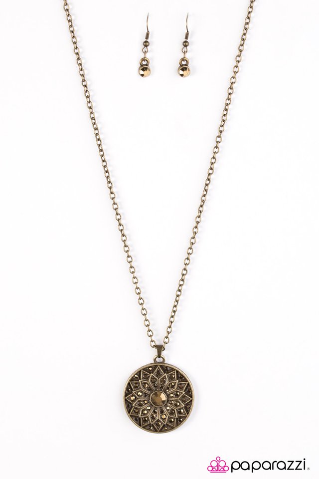 Paparazzi ♥ Feel Like A MEDALLION Bucks - Brass ♥ Necklace