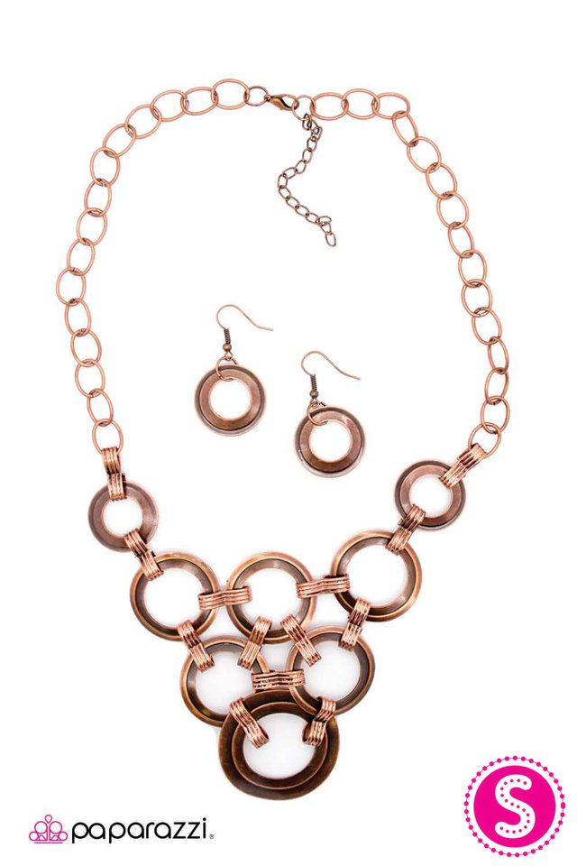 Paparazzi ♥ Fiercely Fastened - Copper ♥ Necklace