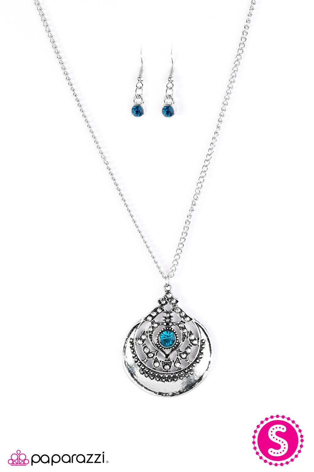 Paparazzi ♥ One In A MEDALLION - Blue ♥ Necklace