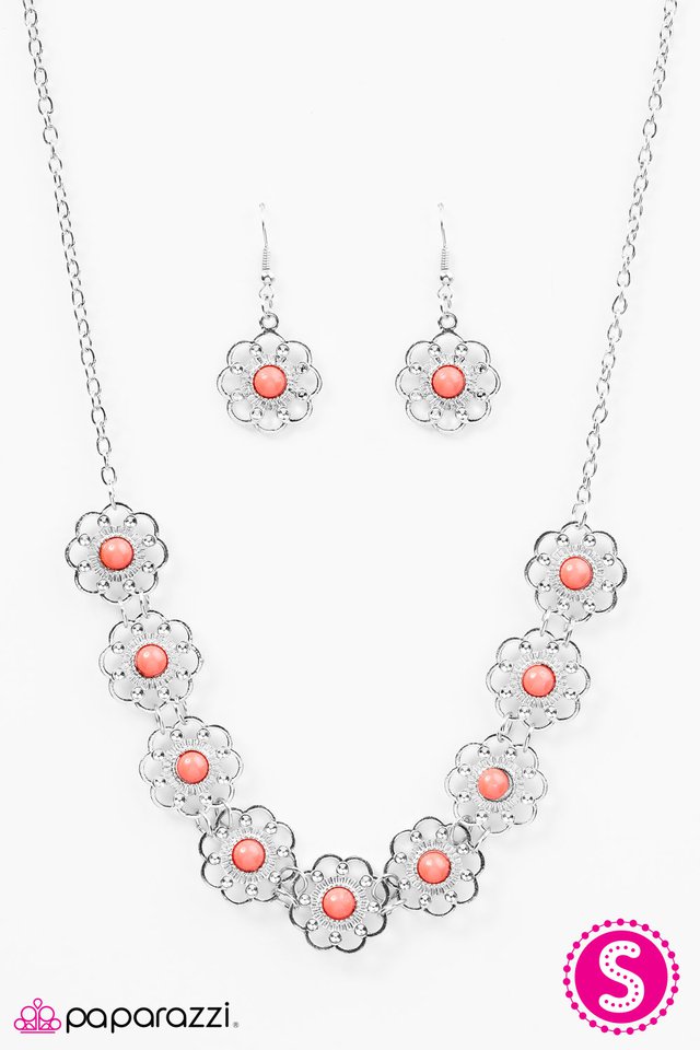 Paparazzi ♥ The Garden Life - Orange ♥ Necklace