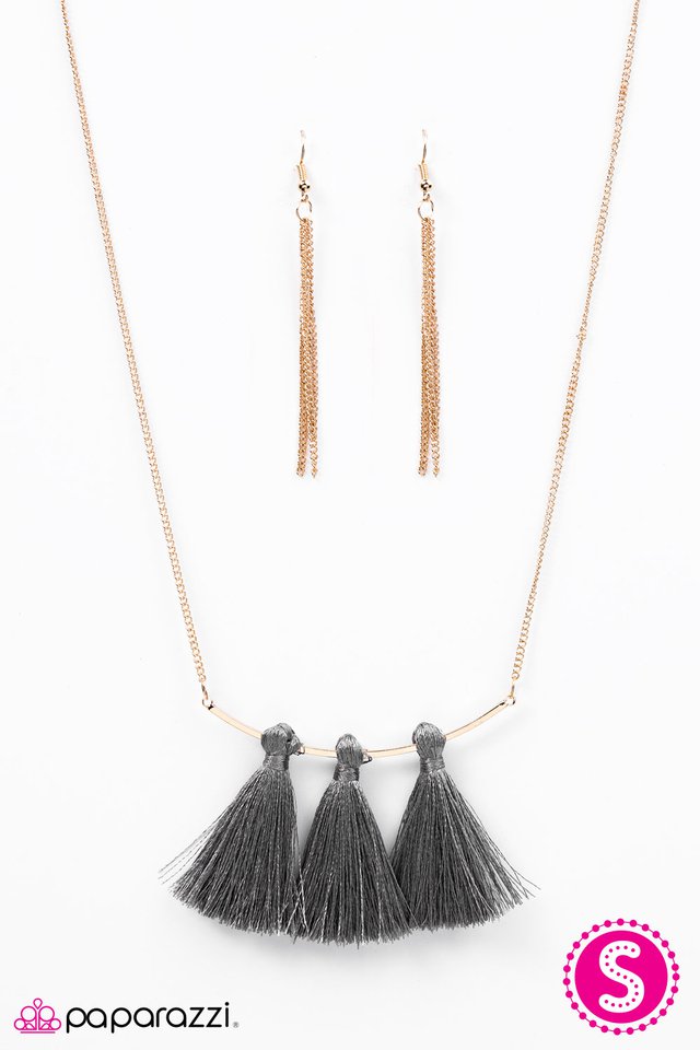 Paparazzi ♥ Worldly Wonderful - Gold ♥ Necklace