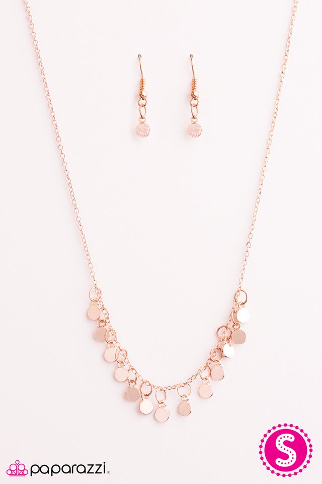 Paparazzi ♥ Soaking Up The Spotlight - Rose Gold ♥ Necklace
