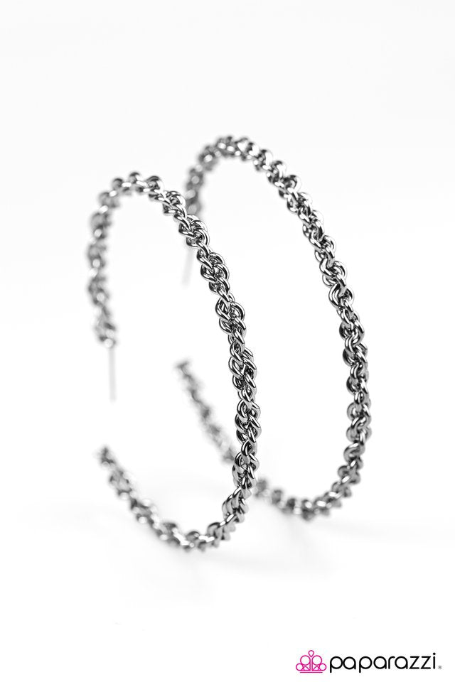 Paparazzi ♥ Street Smart - Black ♥ Earrings