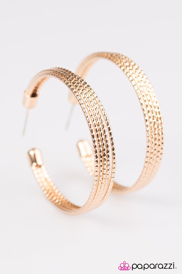 Paparazzi ♥ GLOW and Behold - Gold ♥ Earrings