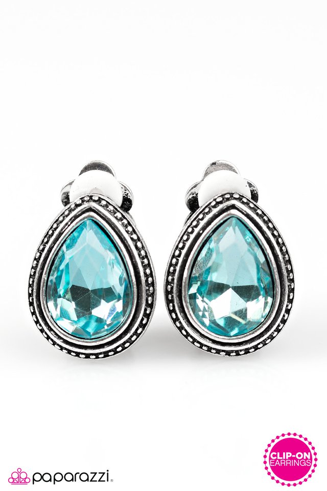 Paparazzi ♥ Master Of REFINED Arts - Blue Clip-On ♥ Clip-On