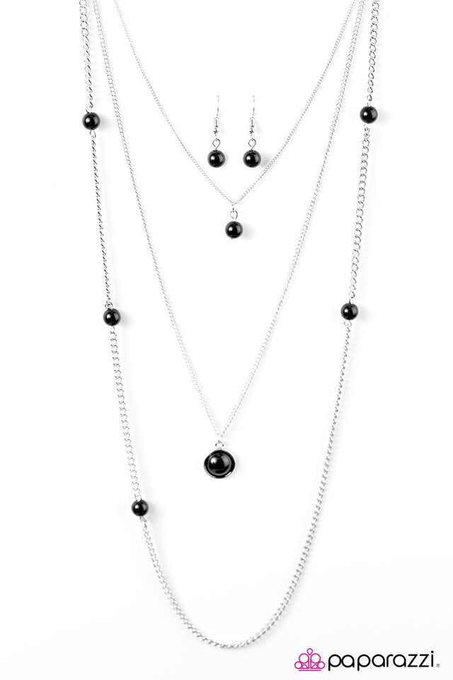 Paparazzi ♥ Runway Shine - Black ♥ Necklace