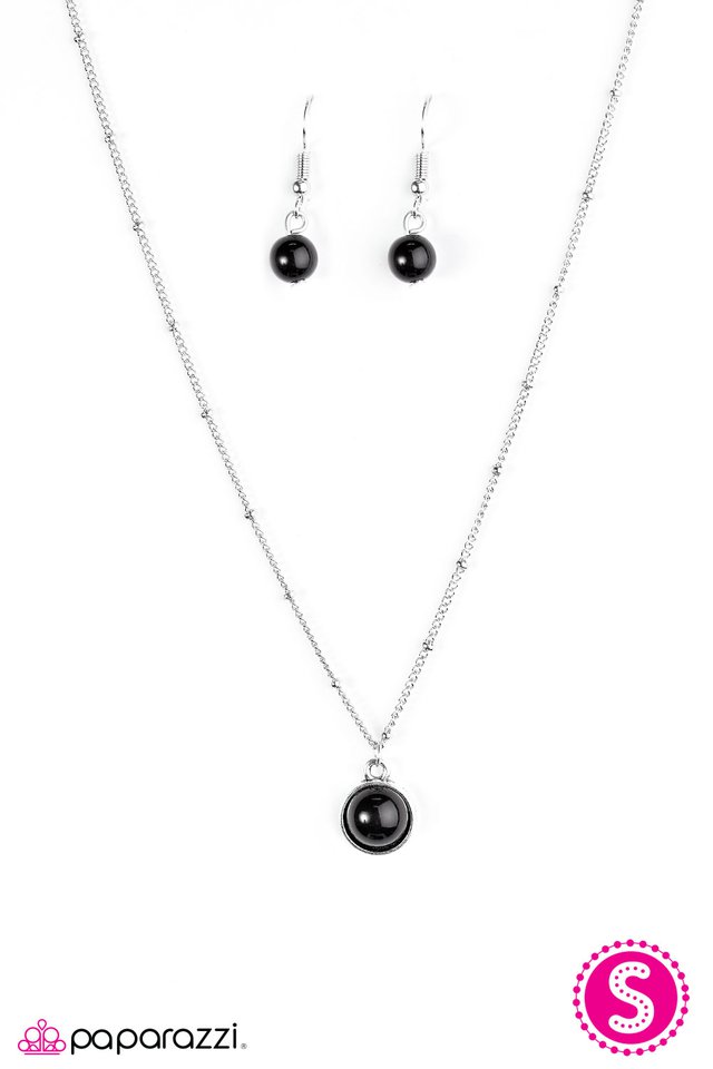 Paparazzi ♥ SEA-cretly Yours - Black ♥ Necklace