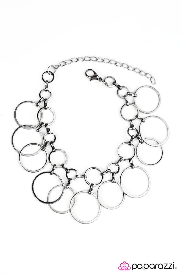 Paparazzi ♥ Ring Girl - Black ♥ Bracelet