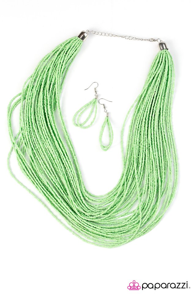 Paparazzi ♥ Ice Storm - Green ♥ Necklace