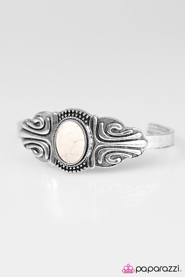 Paparazzi ♥ Desert Deity - White ♥ Bracelet
