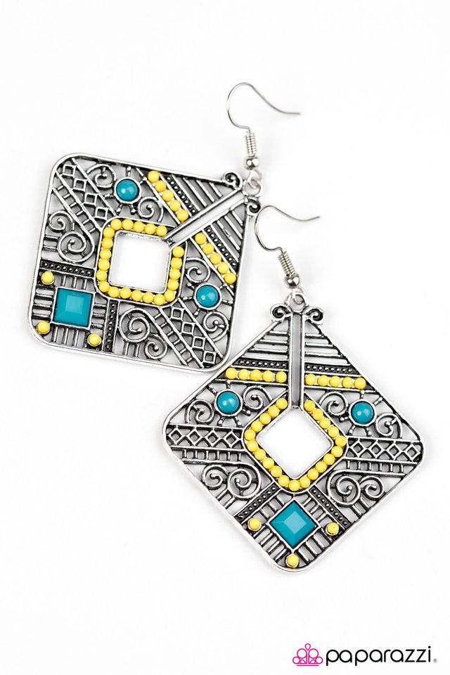 Paparazzi ♥ Let It CONGO - Multi ♥ Earrings