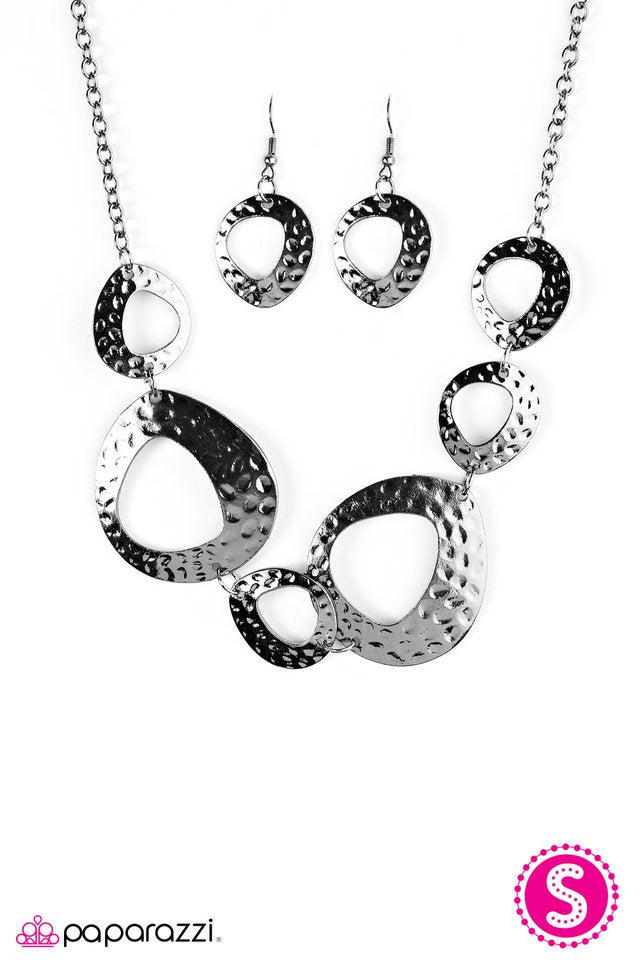 Paparazzi ♥ The Alpha - Black ♥ Necklace