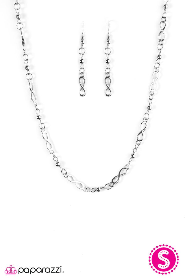 Paparazzi ♥ Infinite Beauty - Silver ♥ Necklace