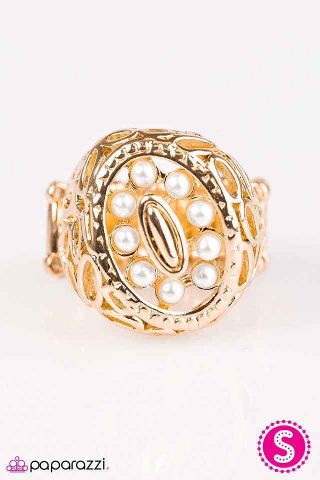 Paparazzi ♥ Full Tilt - Gold ♥ Ring