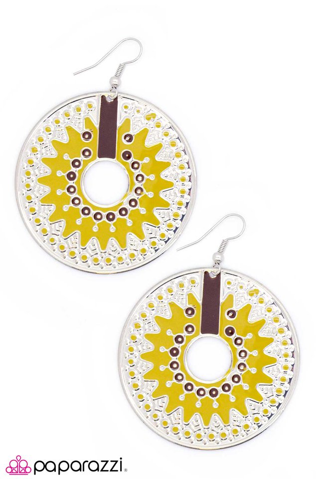 Paparazzi ♥ The Essence of Radiance - Yellow ♥ Earrings