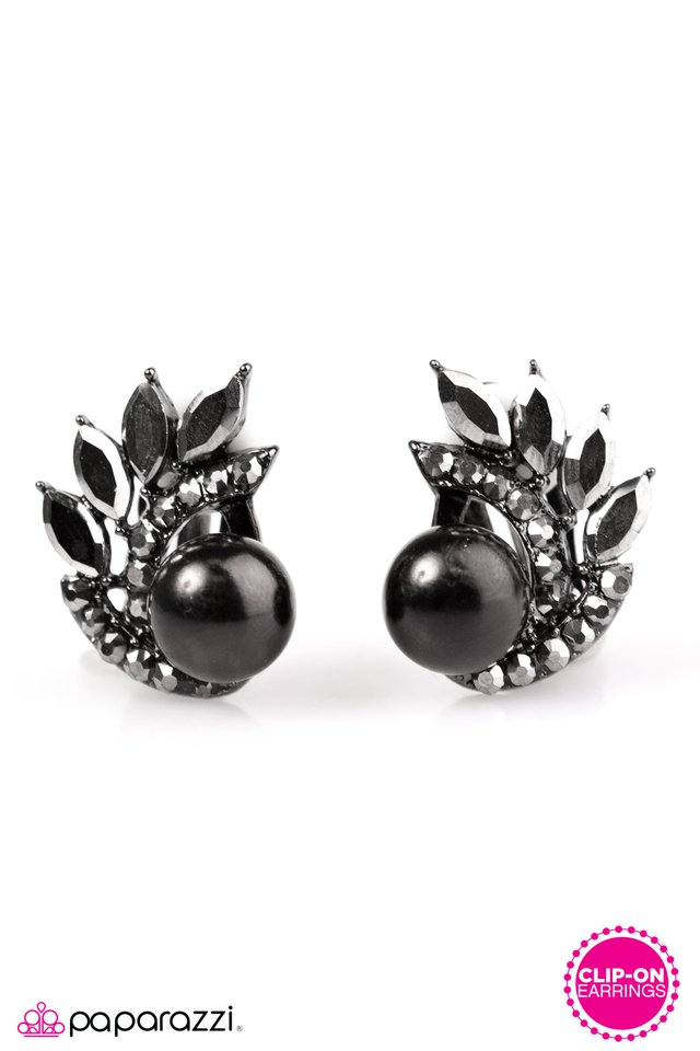 Paparazzi ♥ Radical Shine - Black Clip-On ♥ Clip-On