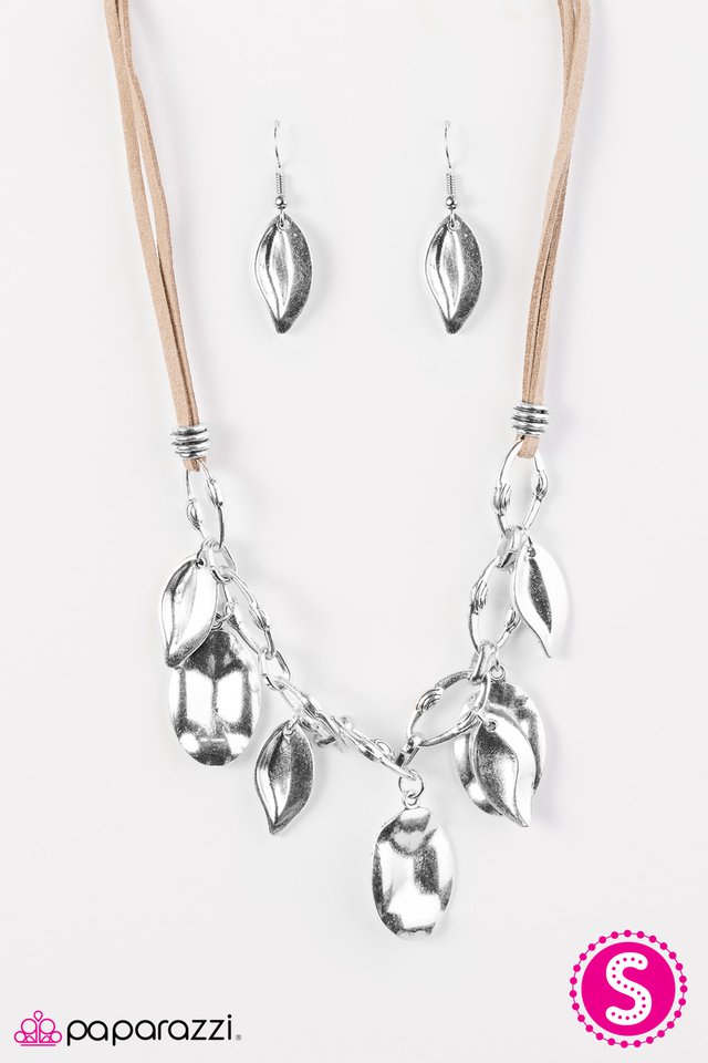 Paparazzi ♥ Nature Versus Nurture - Brown ♥ Necklace