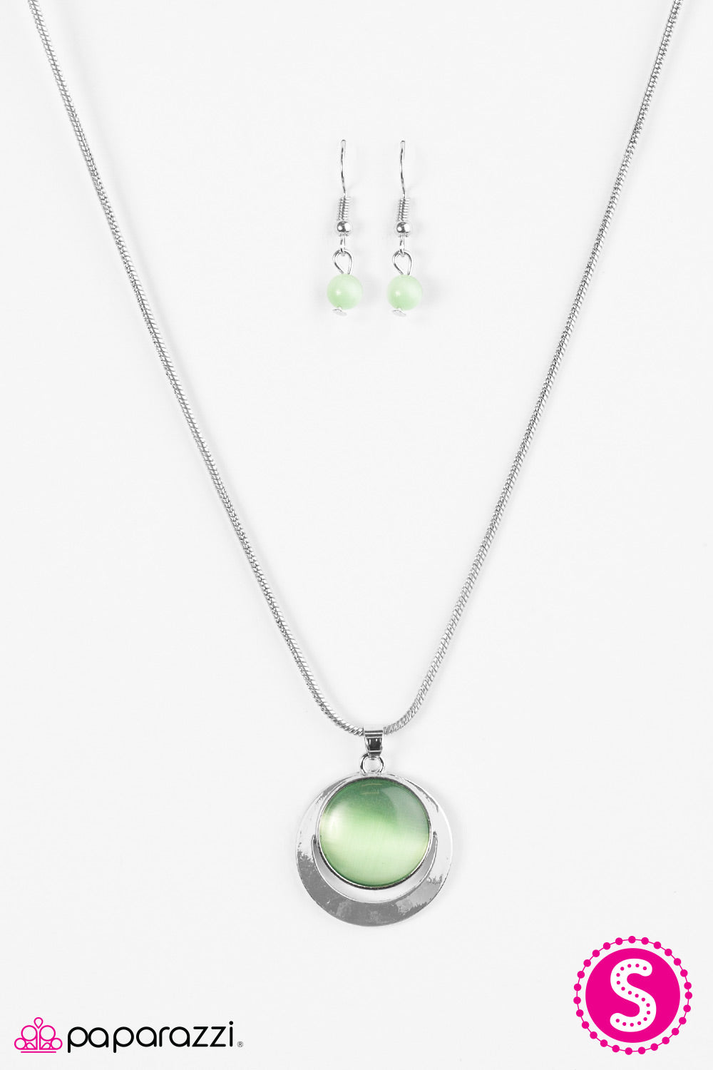 Paparazzi ♥ Lunar Eclipse - Green ♥ Necklace