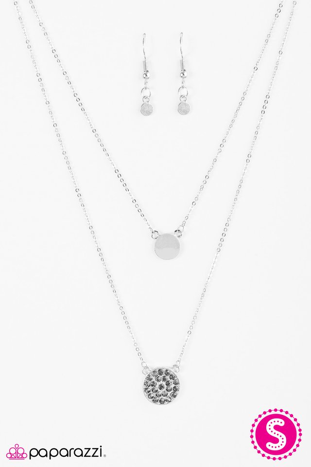 Paparazzi ♥ Center Of The Glitter-verse - Silver ♥ Necklace