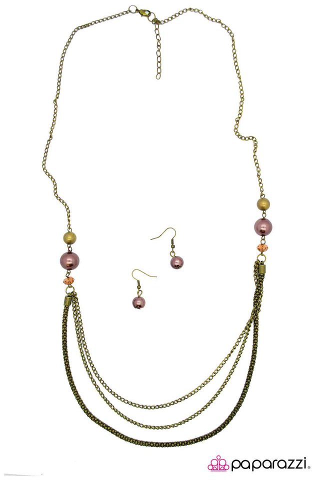 Paparazzi ♥ Just Getting Comfortable - Brass ♥ Necklace