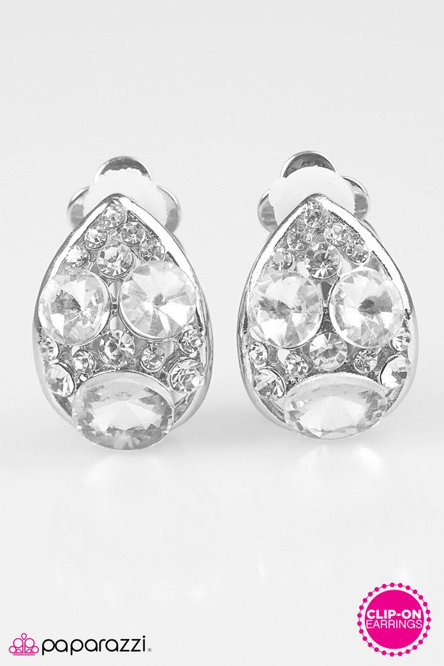 Paparazzi ♥ Toplinear - White Clip-On ♥ Clip-On