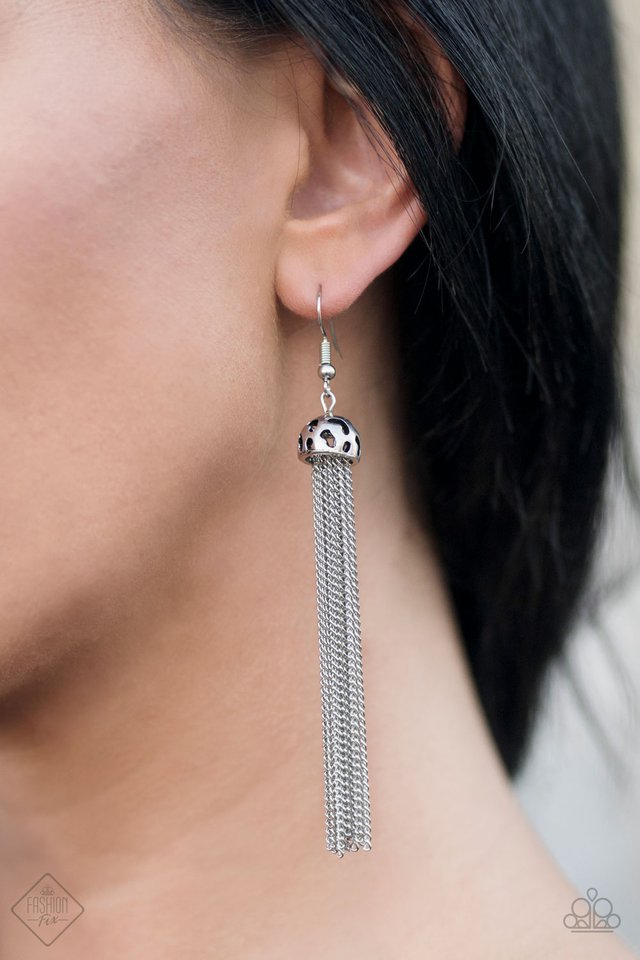 Paparazzi ♥ Oh My Tassel ♥ Earrings