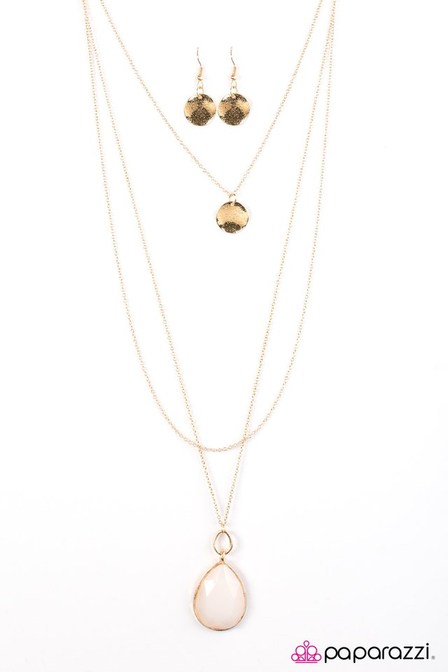 Paparazzi ♥ RAIN Supreme - Gold ♥ Necklace