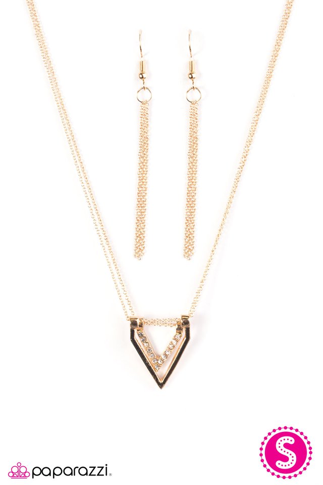 Paparazzi ♥ A Turning Point - Gold ♥ Necklace