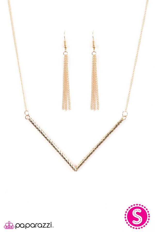 Paparazzi ♥ Point It Out - Gold ♥ Necklace