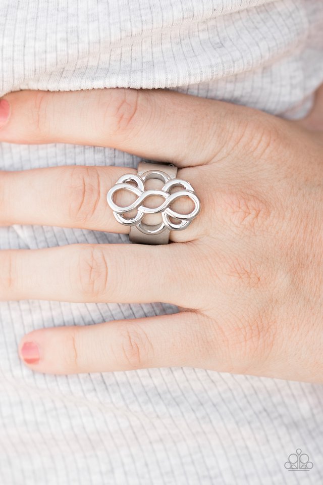 Paparazzi ♥ Breathe It All In - Silver ♥ Ring