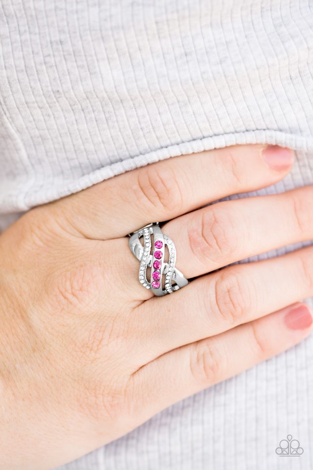 Paparazzi ♥ Flirting With Sparkle - Pink ♥ Ring