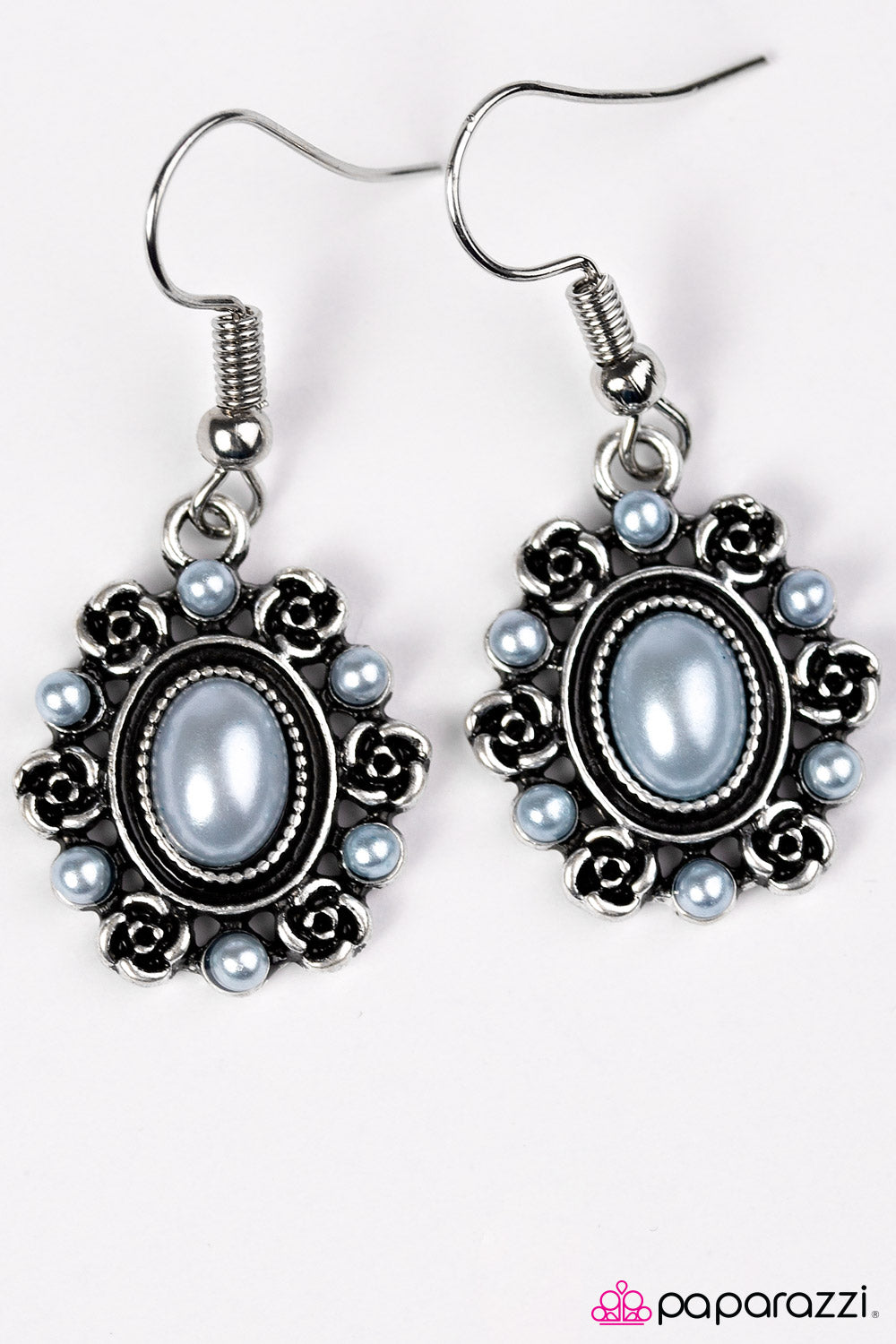 Paparazzi ♥ Radiant Roses - Blue ♥ Earrings