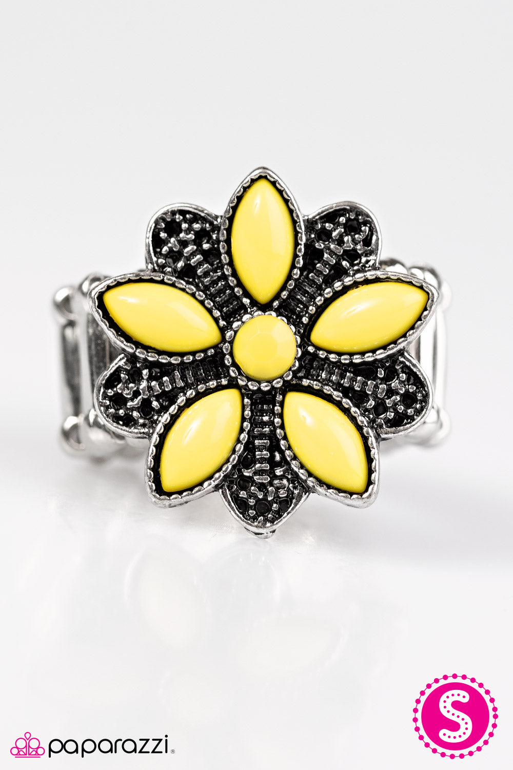 Paparazzi ♥ How DAISY Is That? - Yellow ♥ Ring