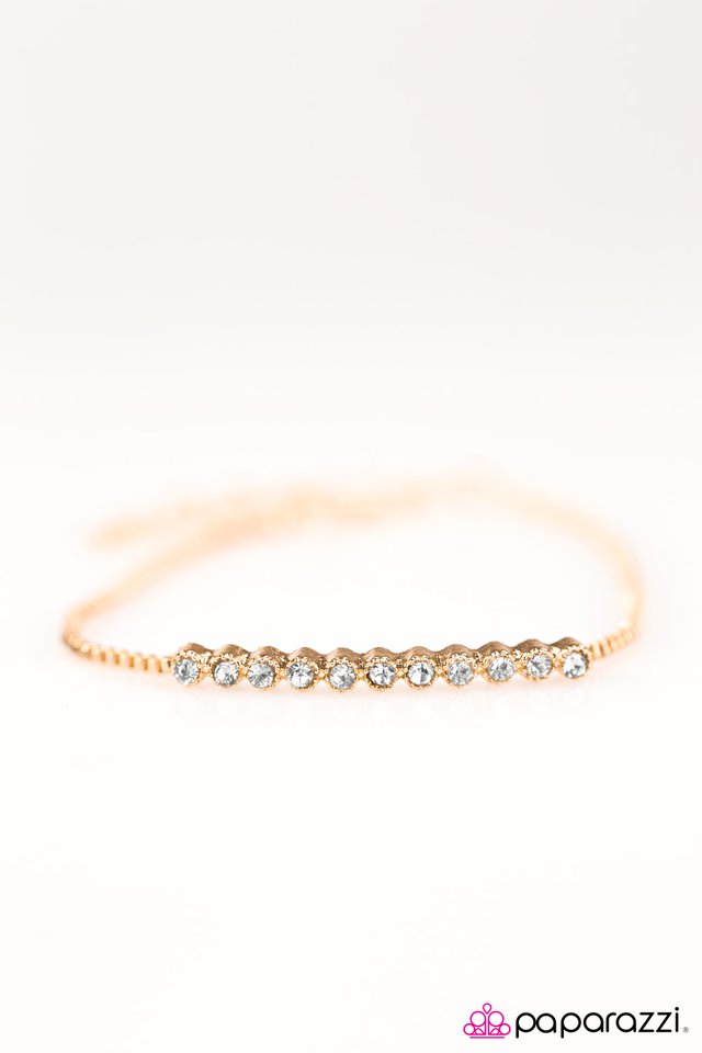 Paparazzi ♥ Size Doesnt Matter - Gold ♥ Bracelet