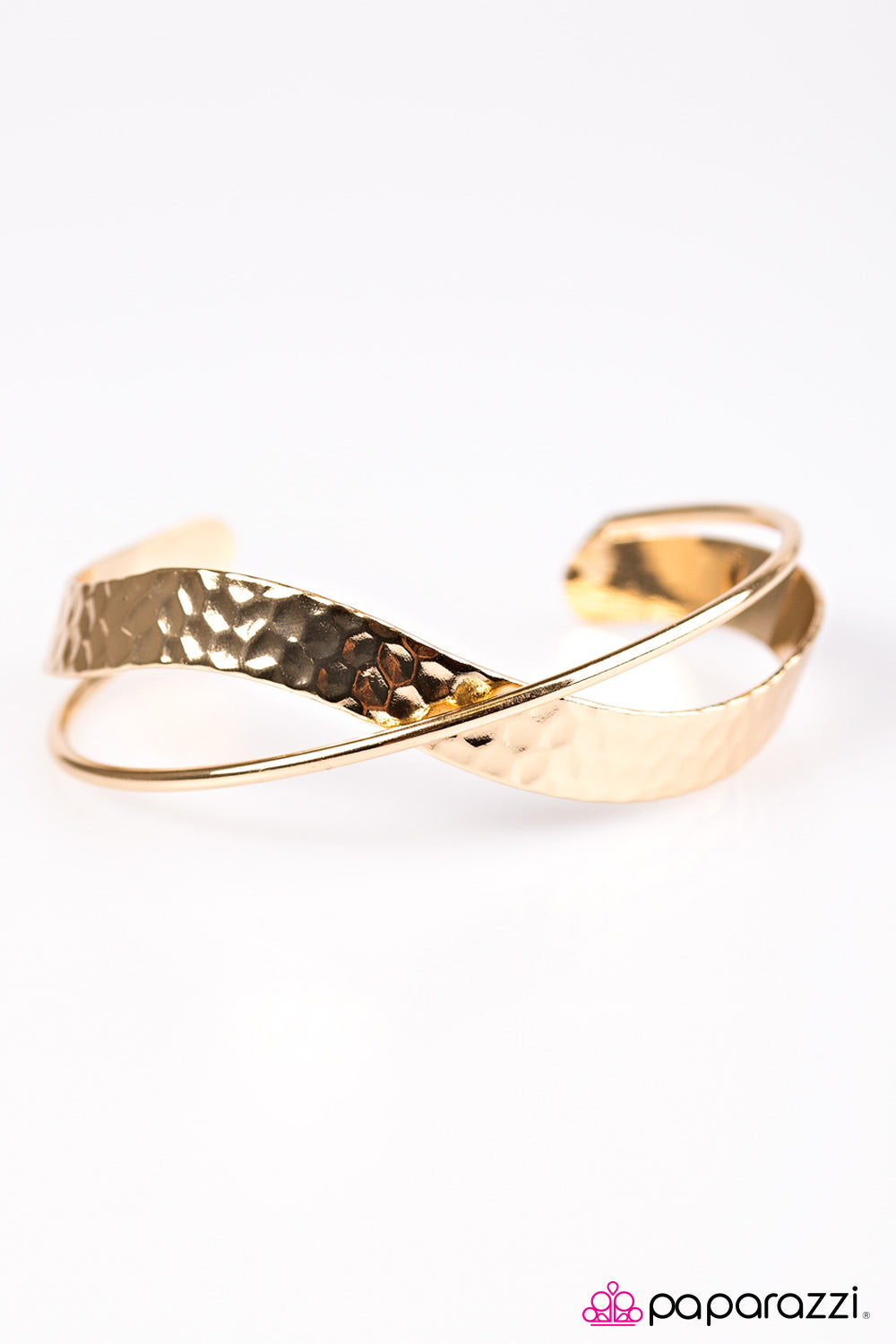 Paparazzi ♥ Wandering Waves - Gold ♥ Bracelet