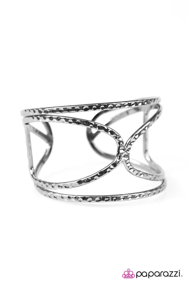Paparazzi ♥ Urban Empress - Black ♥ Bracelet