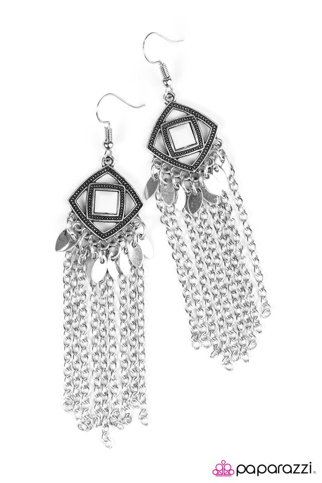 Paparazzi ♥ I Dream Of Deserts - White ♥ Earrings