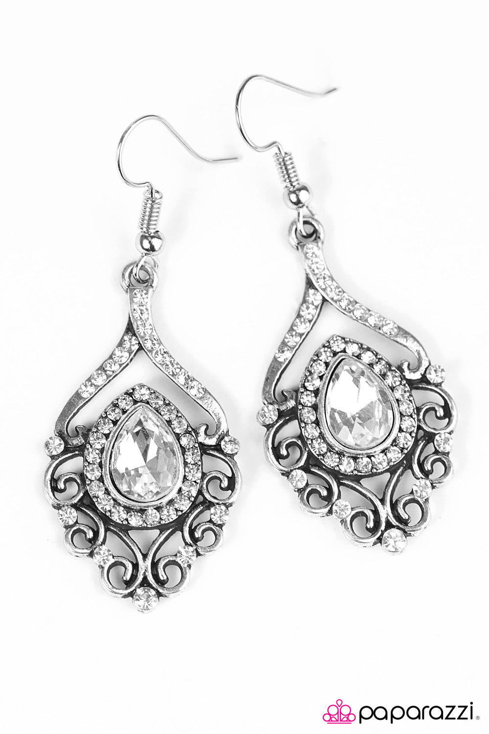 Paparazzi ♥ I Think I GLAM - White ♥ Earrings