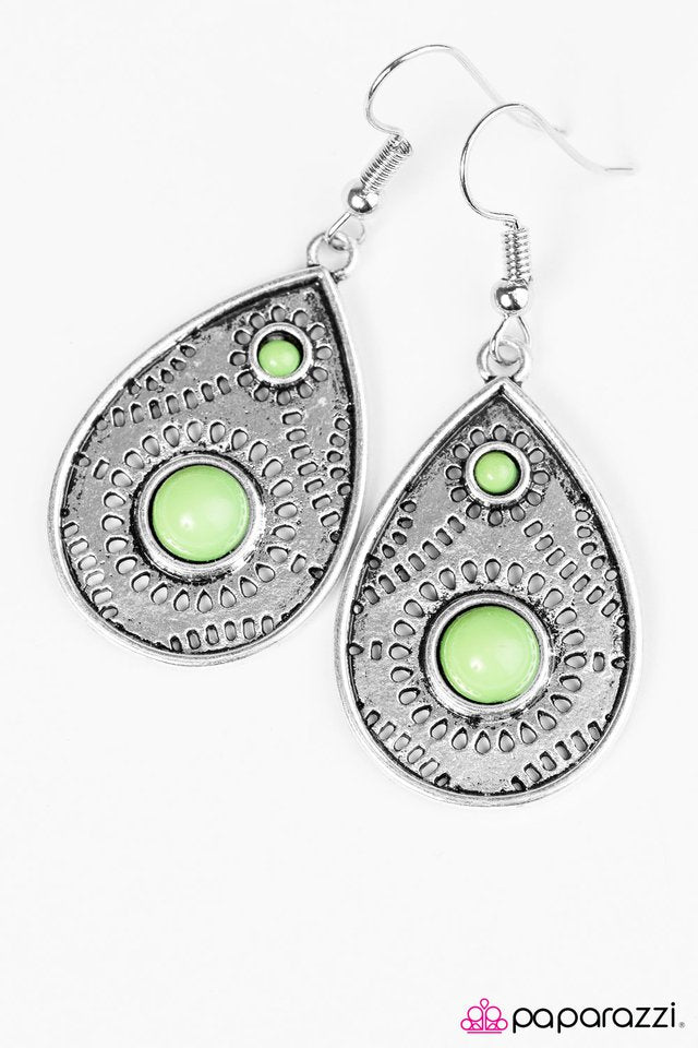 Paparazzi ♥ Magic Mountain - Green ♥ Earrings