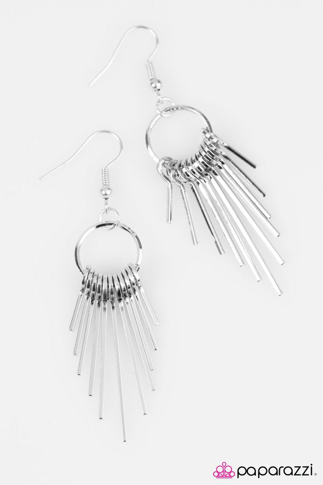Paparazzi ♥ Still Shining - Silver ♥ Earrings
