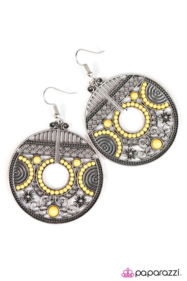 Paparazzi ♥ A Taste Of Tahiti - Yellow ♥ Earrings