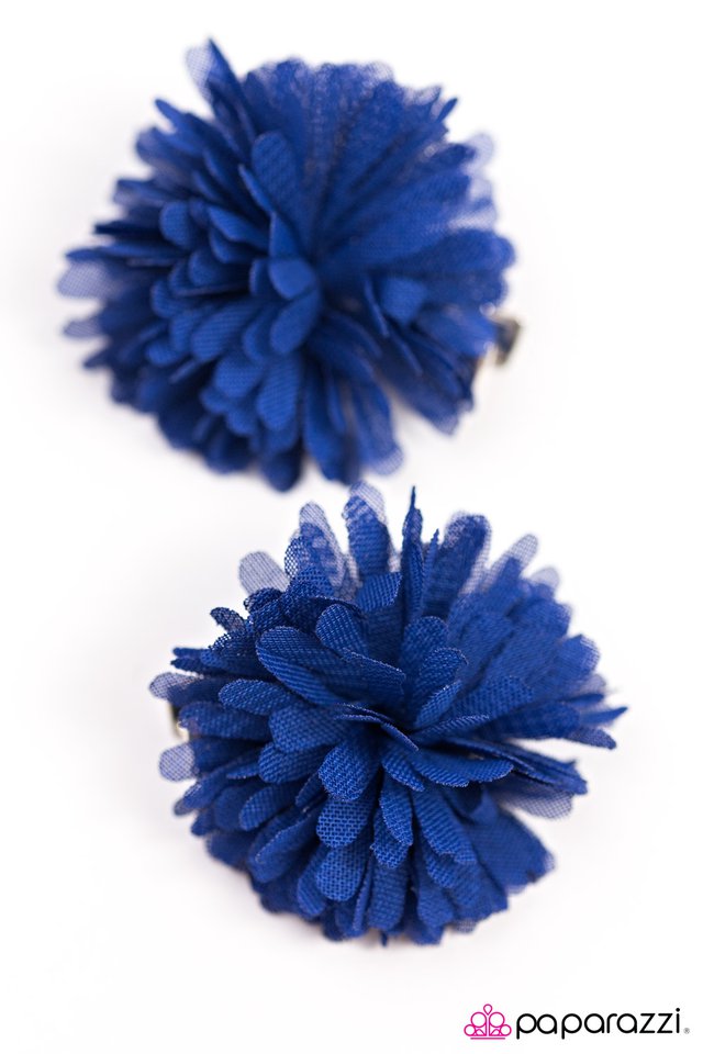 Paparazzi ♥ Summer Pom Poms - Blue ♥ Hair Clip
