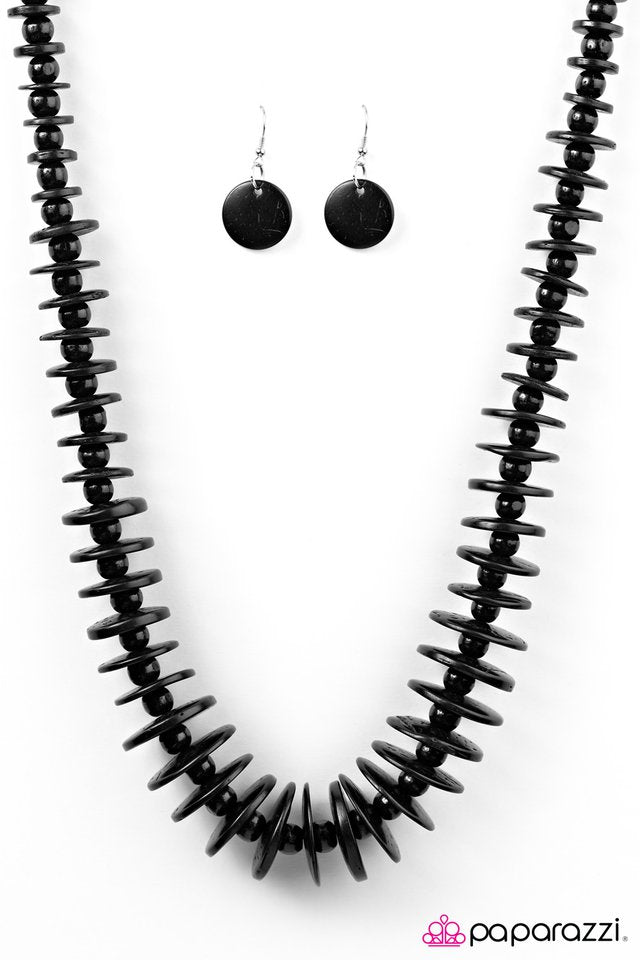 Paparazzi ♥ Maui Mai Tai - Black ♥ Necklace